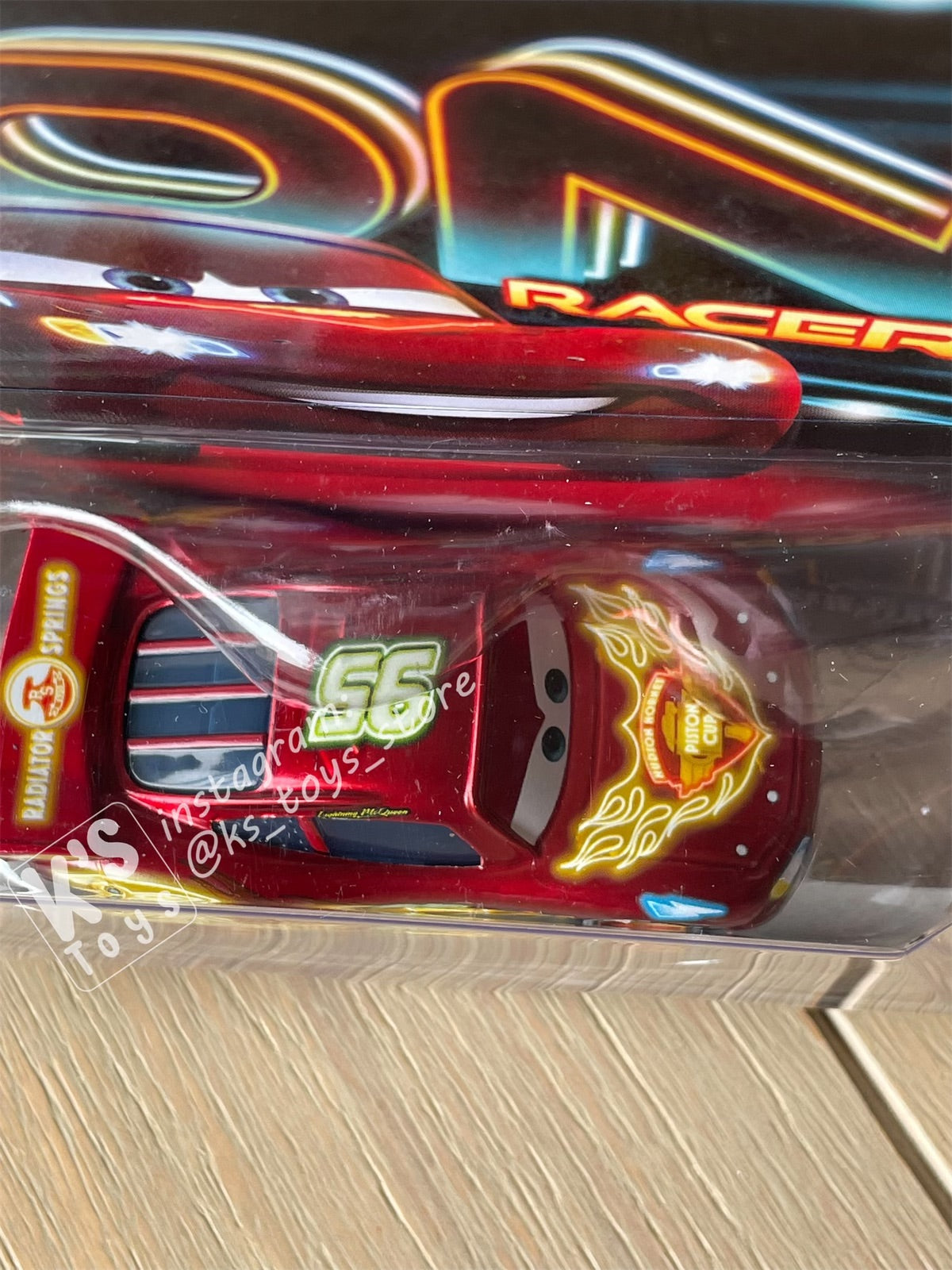 DISNEY PIXAR CARS "NEON LIGHTNING MCQUEEN" EXCLUSIVE METALLIC DECO NEON RACERS - BNIP