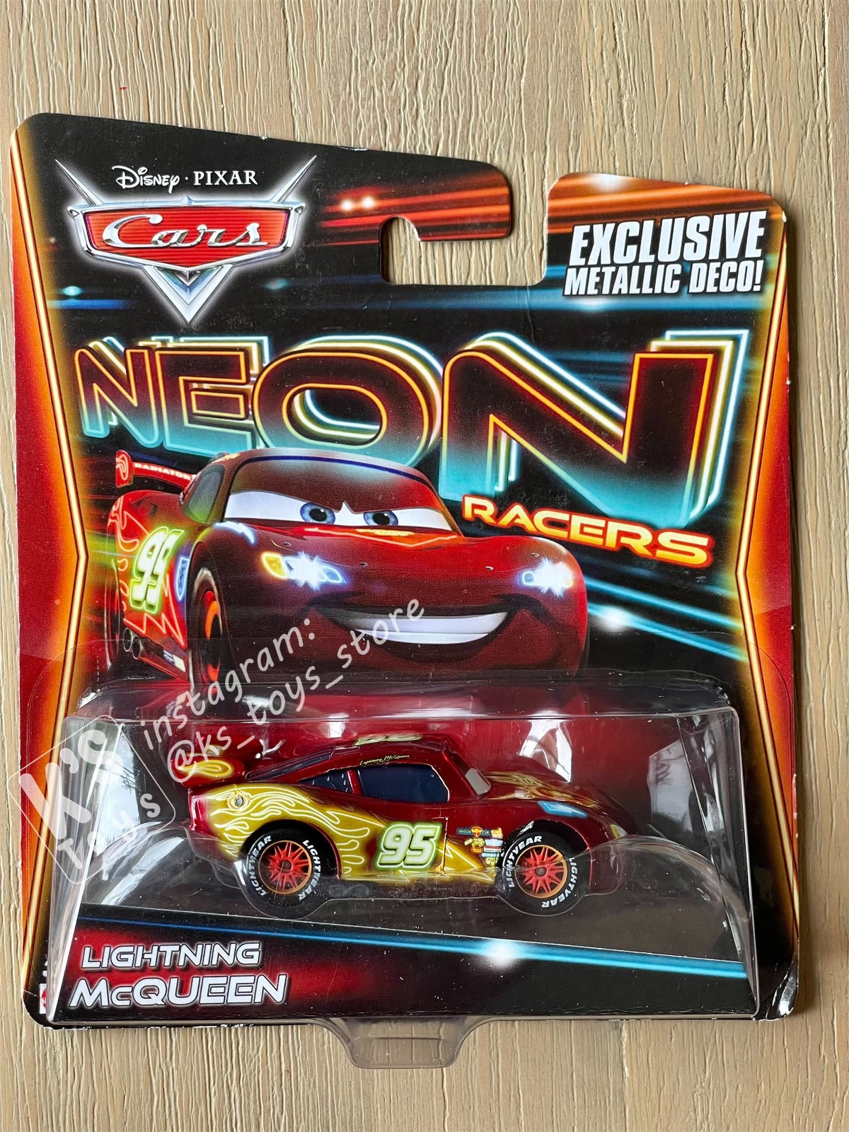 DISNEY PIXAR CARS "NEON LIGHTNING MCQUEEN" EXCLUSIVE METALLIC DECO NEON RACERS - BNIP