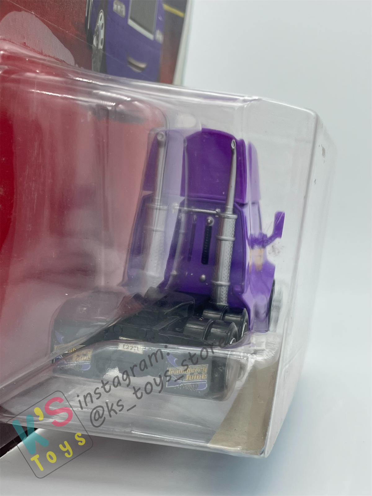 DELUXE DISNEY PIXAR CARS BY MATTEL "TRANSBERRY JUICE CAB" PISTON CUP PIT CREW - BNIP
