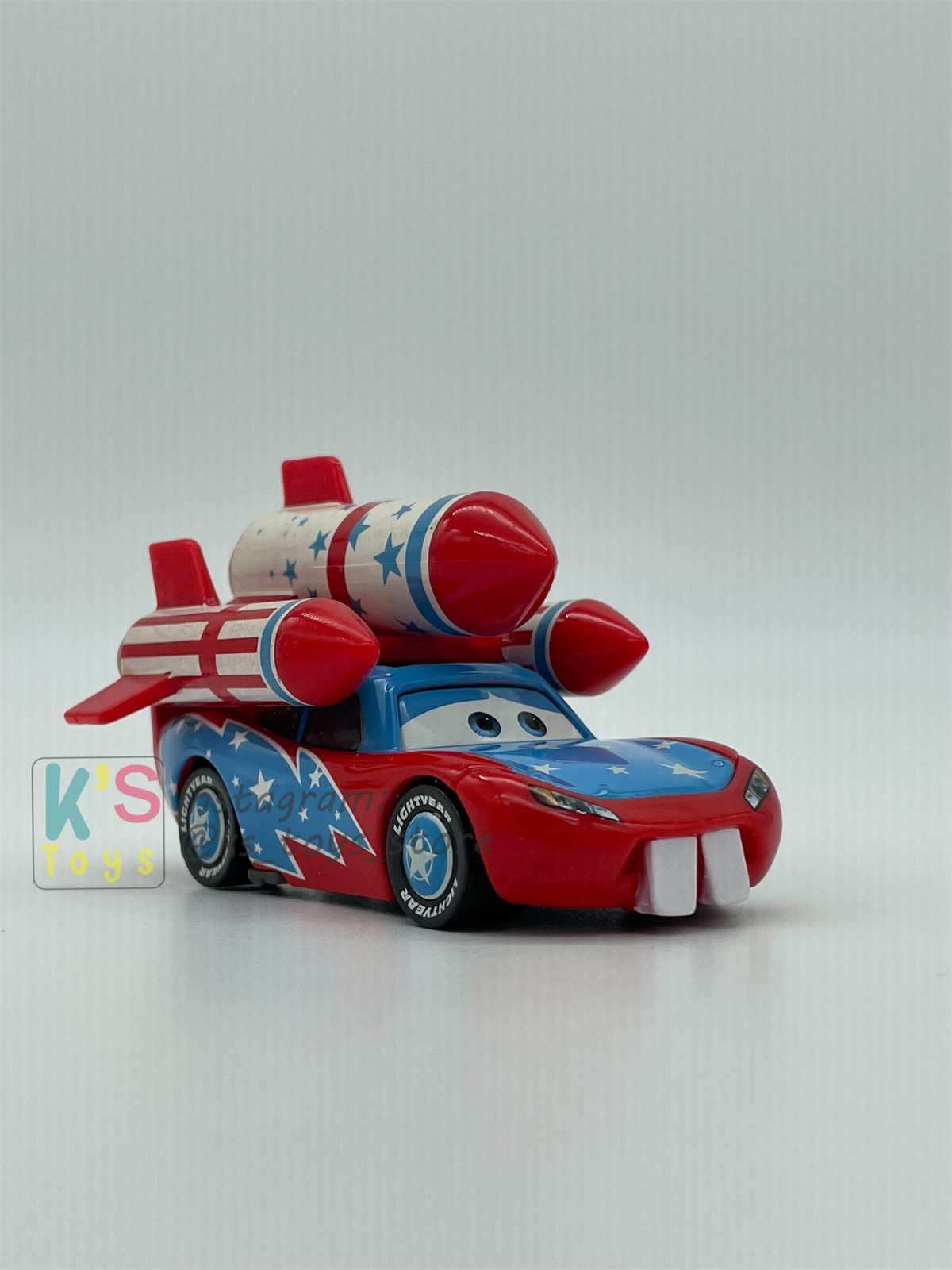 PRE-OWNED / LOOSE DISNEY PIXAR CARS - "DAREDEVIL LIGHTNING MCQUEEN WITH TEETH" - MATER THE GREATER 4-PACK - DISPLAYED CONDITION