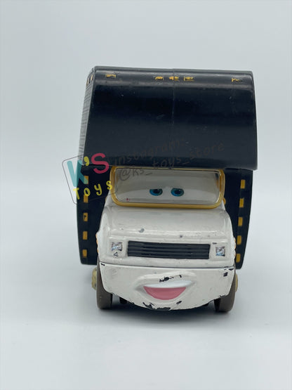 PRE-OWNED / LOOSE DISNEY PIXAR CARS - "ELVIS RV" CARS 1 PISTON CUP SERIES - PLAYED IN GOOD CONDITION - READ DESCRIPTION!!!!!!!!!!