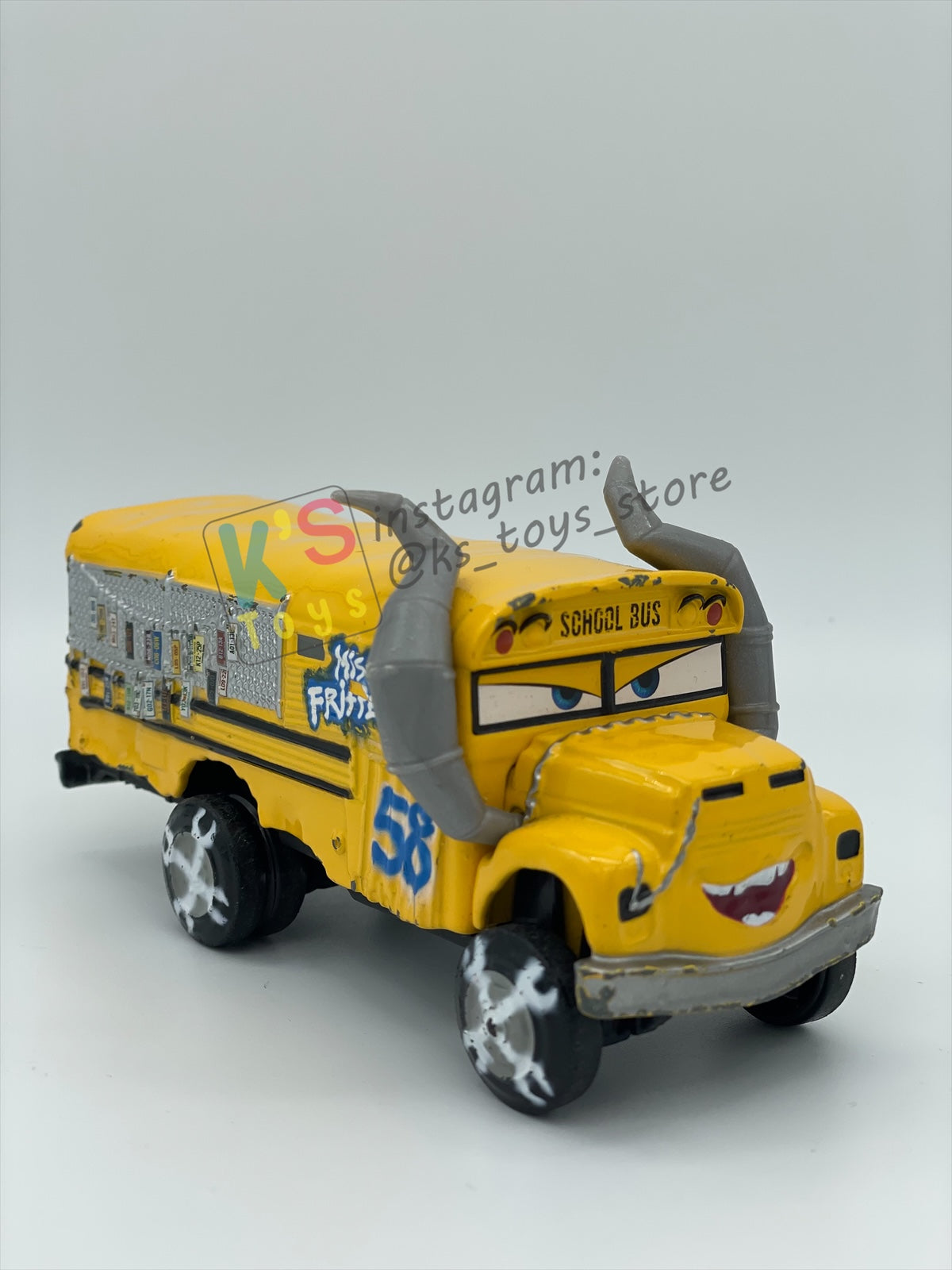 PRE-OWNED / LOOSE DISNEY PIXAR CARS - "MISS FRITTER" CARS 3 THUNDER HOLLOWS SERIES - PLAYED IN GOOD CONDITION - READ DESCRIPTION!!!!!!!!!!