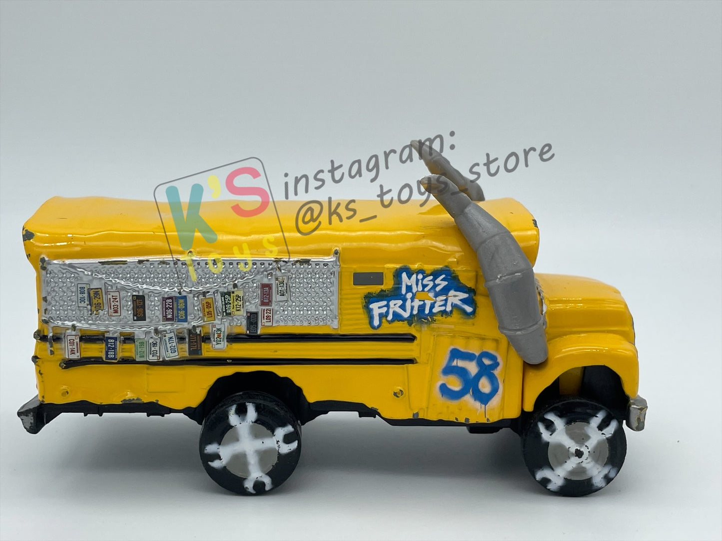 PRE-OWNED / LOOSE DISNEY PIXAR CARS - "MISS FRITTER" CARS 3 THUNDER HOLLOWS SERIES - PLAYED IN GOOD CONDITION - READ DESCRIPTION!!!!!!!!!!