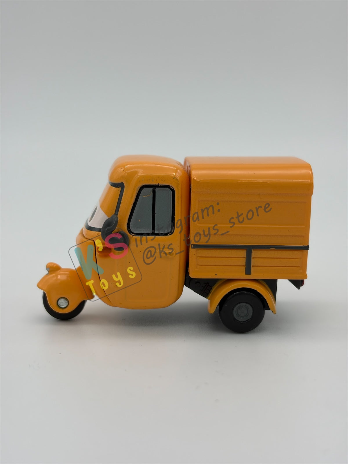 PRE-OWNED / LOOSE DISNEY PIXAR CARS 1:55 BY MATTEL - "SAL MACHIANI (VARIANT)" CARS ALLINOL BLOWOUT - MINT CONDITION