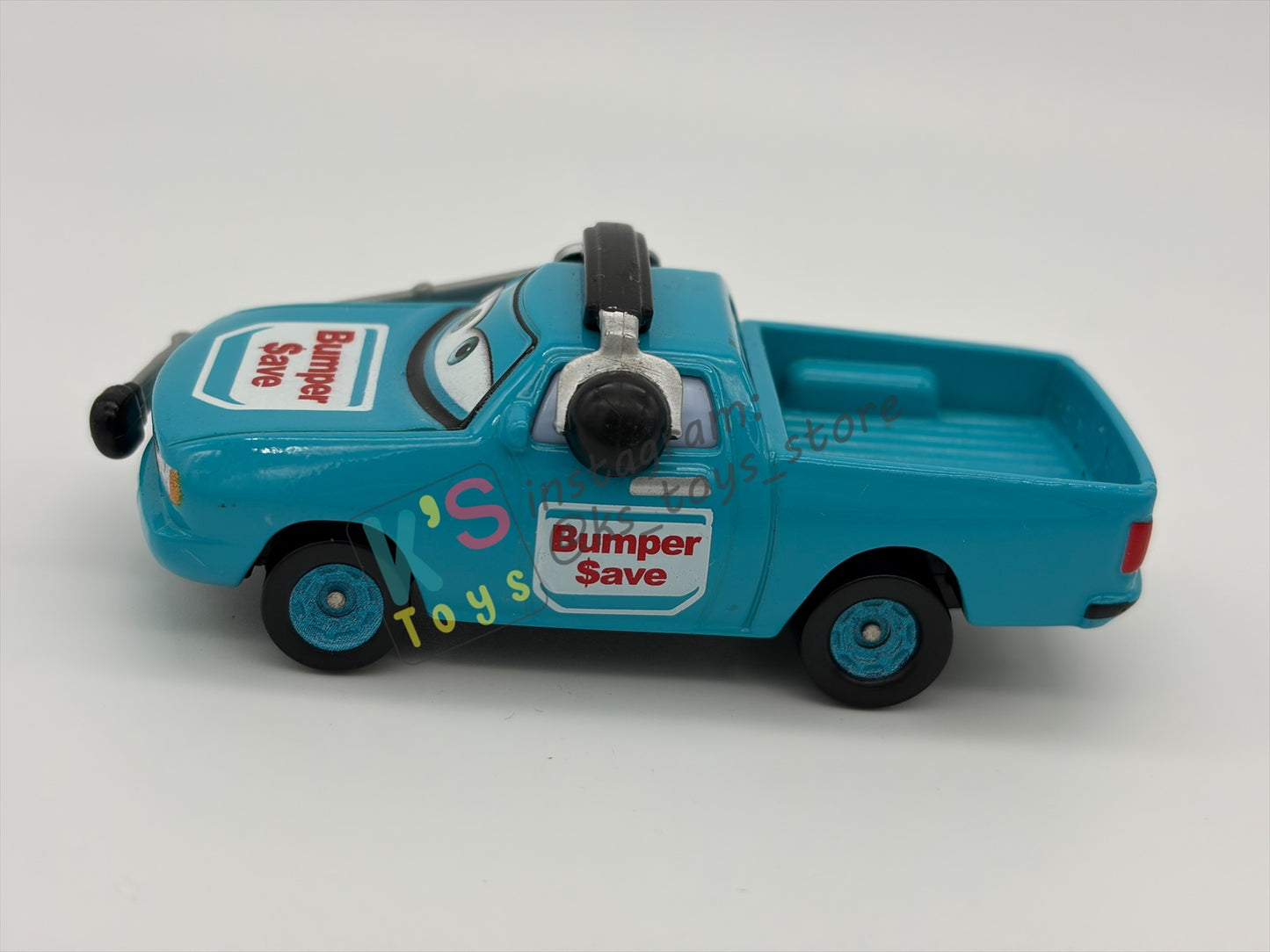 PRE-OWNED / LOOSE DISNEY PIXAR CARS 1:55 BY MATTEL - "BEN DOORDAN / BUMPER SAVE CREW CHIEF" CARS DINOCO 400 - NEAR  MINT CONDITION