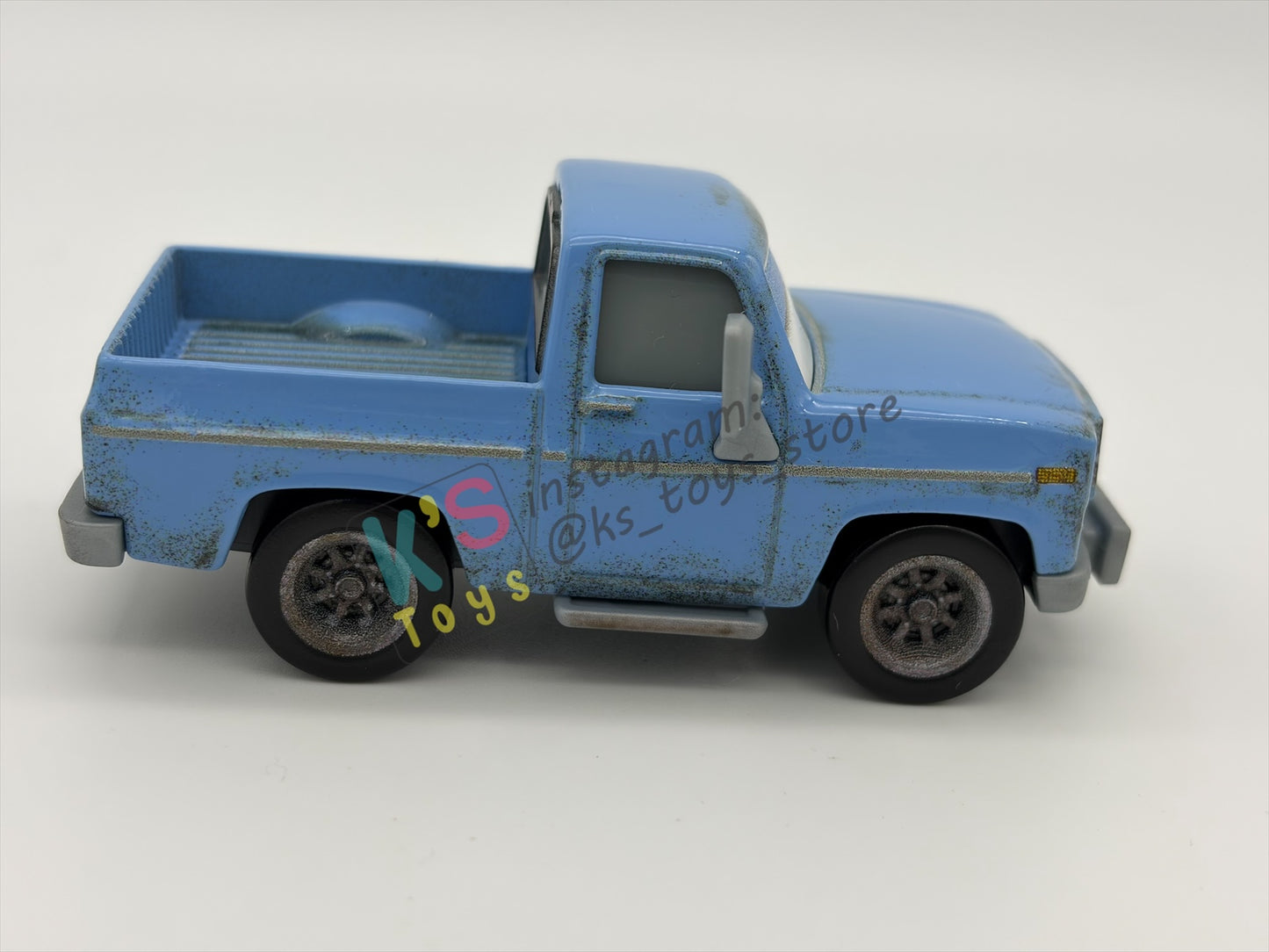 PRE-OWNED / LOOSE DISNEY PIXAR CARS 1:55 BY MATTEL - "BARNEY CONES" CARS ON THE ROAD - NEAR  MINT CONDITION