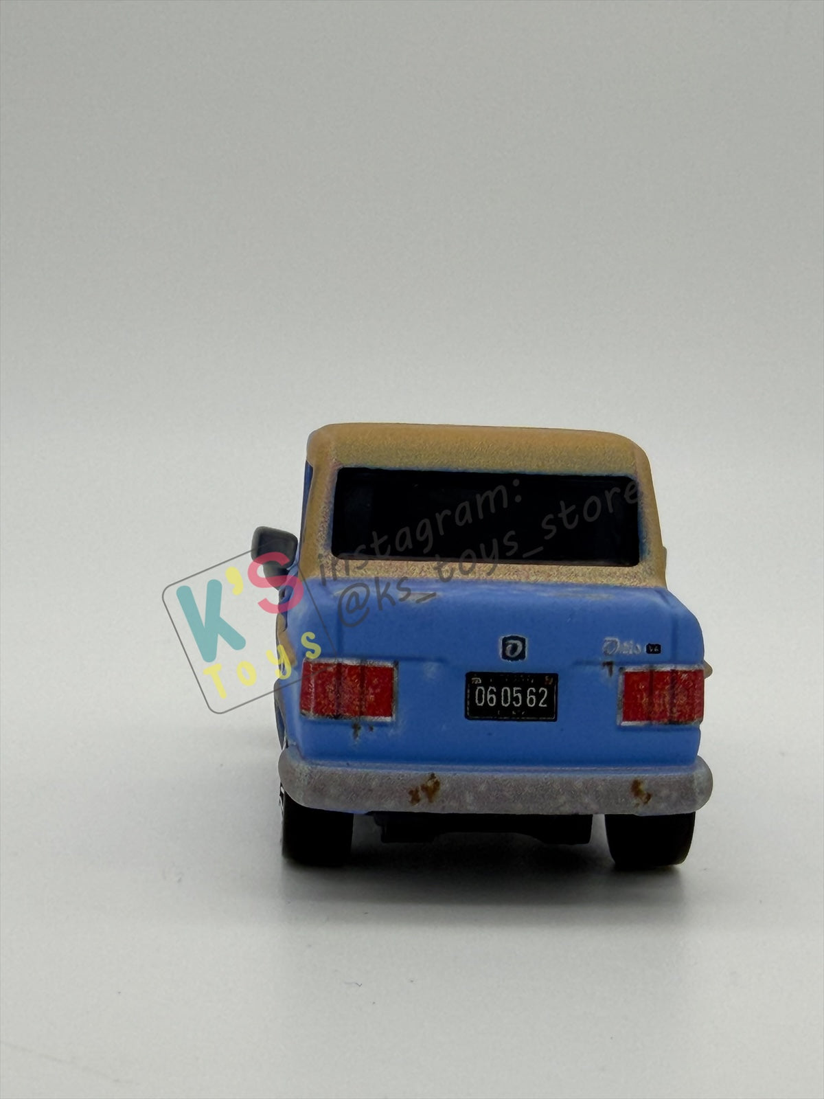 PRE-OWNED / LOOSE DISNEY PIXAR CARS 1:55 BY MATTEL - "OTIS (VARIANT)" CARS 2 - NEAR  MINT CONDITION