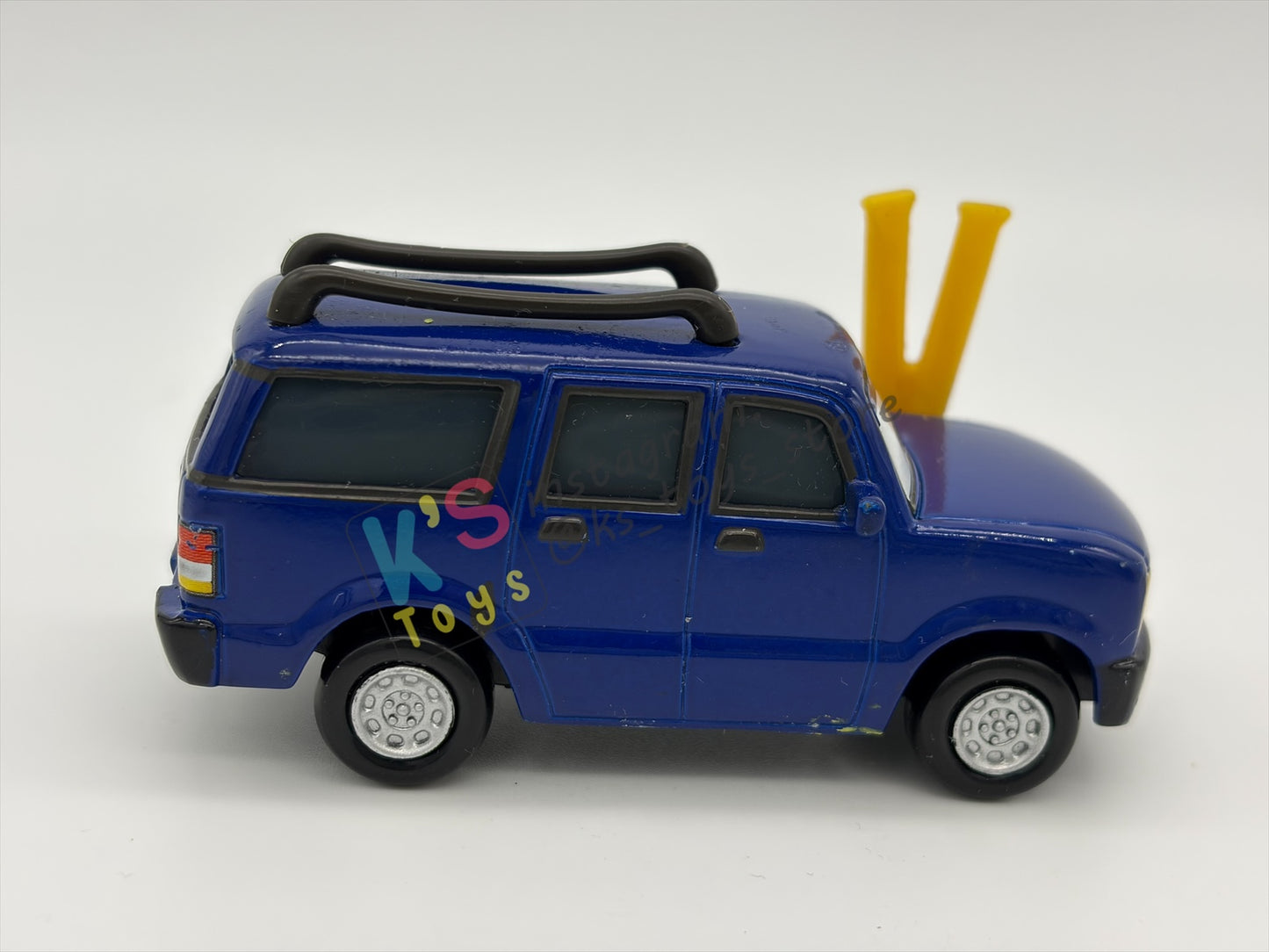 PRE-OWNED / LOOSE DISNEY PIXAR CARS 1:55 BY MATTEL - "CLUTCH FOSTER" CARS 2 95 WGP FANS- GOOD CONDITION