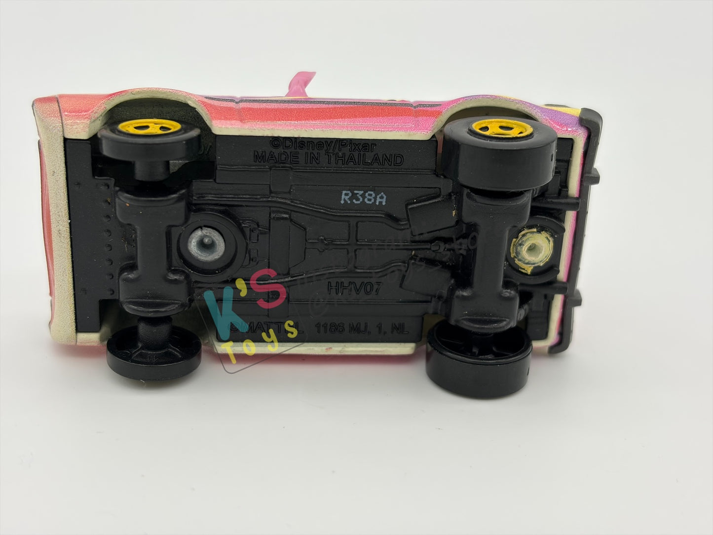 PRE-OWNED / LOOSE DISNEY PIXAR CARS 1:55 BY MATTEL - "GREEBLES" CARS ON THE ROAD - NEAR MINT CONDITION