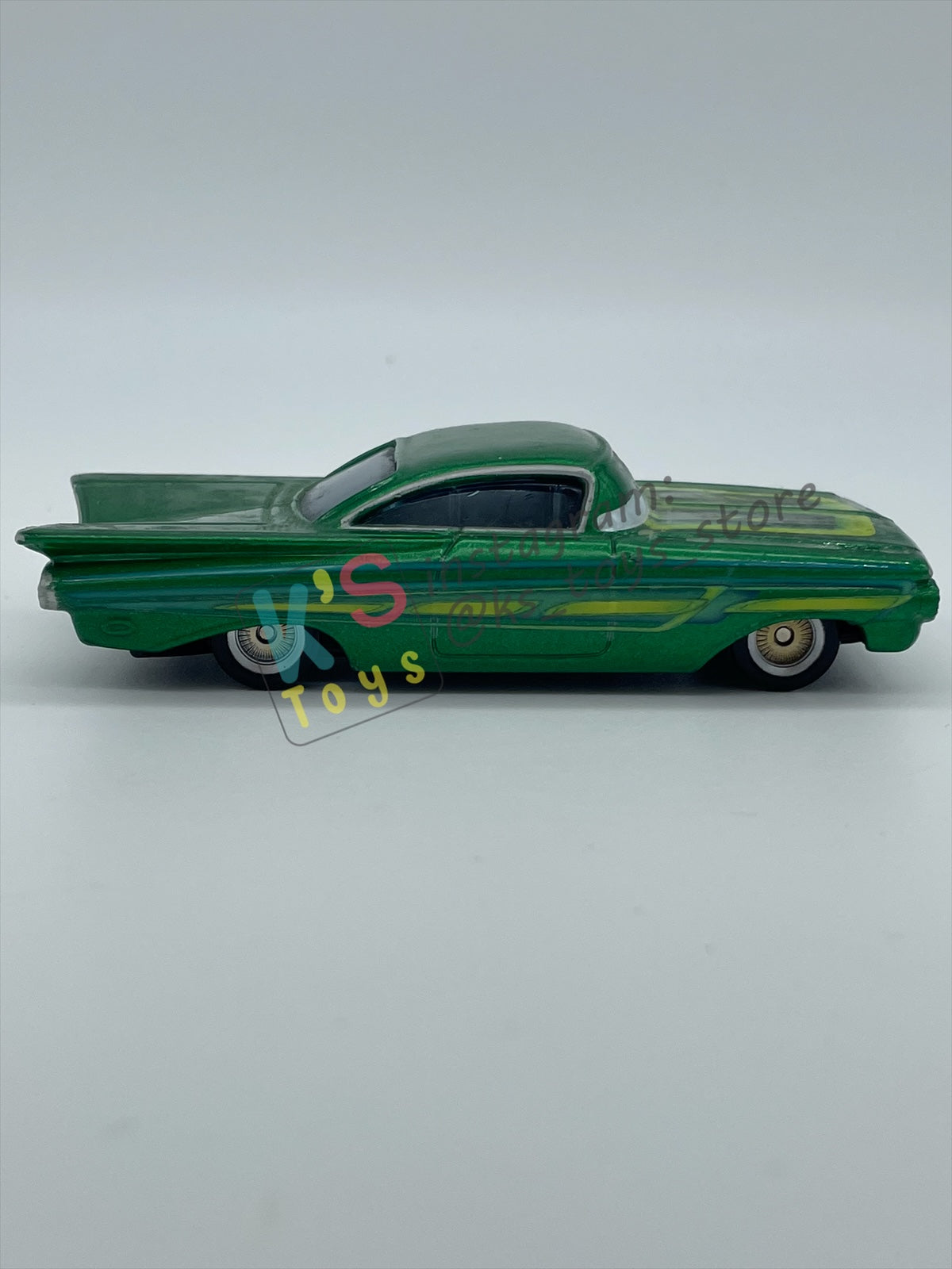 PRE-OWNED / LOOSE DISNEY PIXAR CARS BY MATTEL - GREEN RAMONE (CARS 1) - NEAR MINT CONDITION - READ DESCRIPTION!!!!!!!!!!!