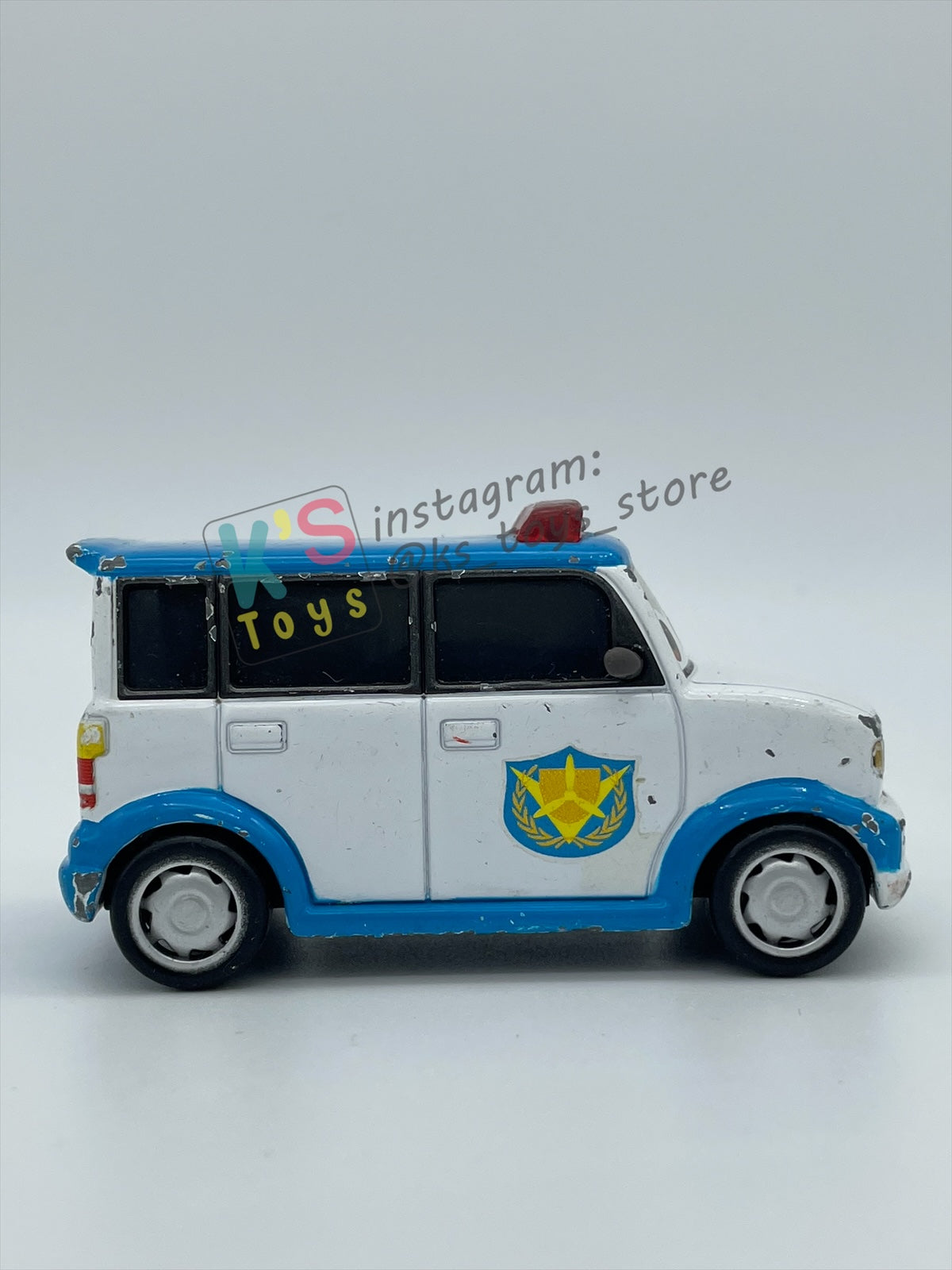 PRE-OWNED / LOOSE DISNEY PIXAR CARS - "OFFICER MURAKAMI" CARS 2 SERIES - PLAYED CONDITION - READ DESCRIPTION!!!!!!!!!!