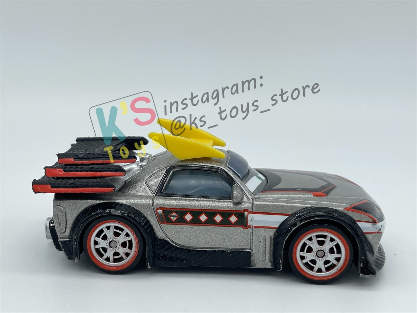 PRE-OWNED / LOOSE DISNEY PIXAR CARS BY MATTEL - "KABUTO" TOKYO MATER SERIES - PLAYED IN GOOD CONDITION - READ DESCRIPTION!!!!!!!!!!