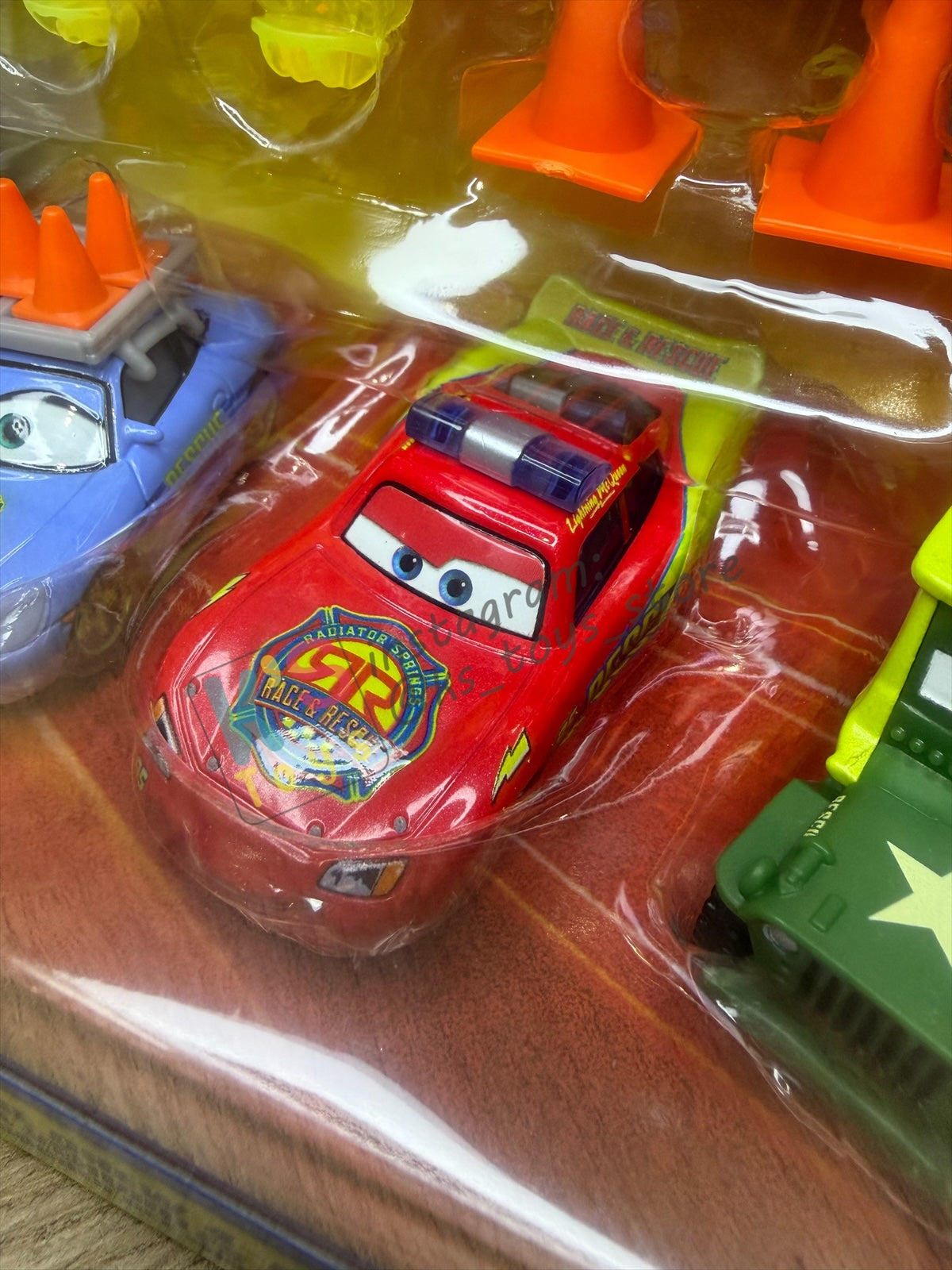 GIFT SET Disney Pixar Cars by MATTEL, 4 PACK RESCUE CREW WITH ACCESSORIES - RADIATOR SPRINGS RACE & RESCUE SERIES - BNIP