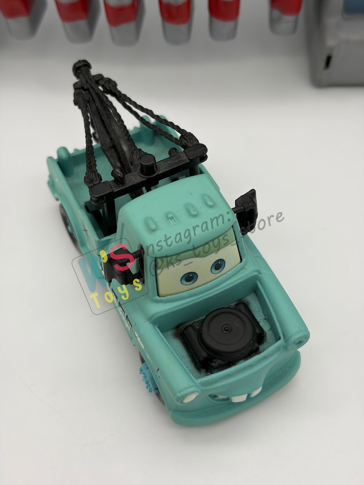 PRE-OWNED / LOOSE DISNEY PIXAR CARS - “ROLLIN’ BOWLIN’ MATER PLAYSET INCLUDING VEHICLE" - CARS PLAYSET SERIES - MINT/NEAR MINT CONDITION!
