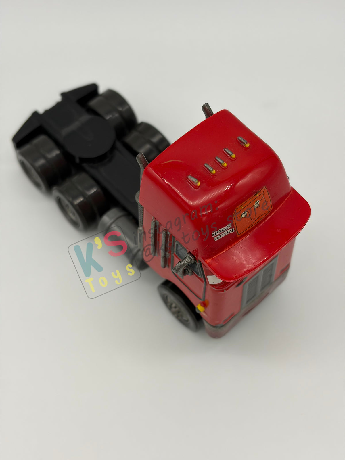 PRE-OWNED / LOOSE DISNEY PIXAR CARS - "JERRY RECYCLED BATTERIES SEMI" RADIATOR SPRINGS CLASSIC SERIES - GOOD CONDITION