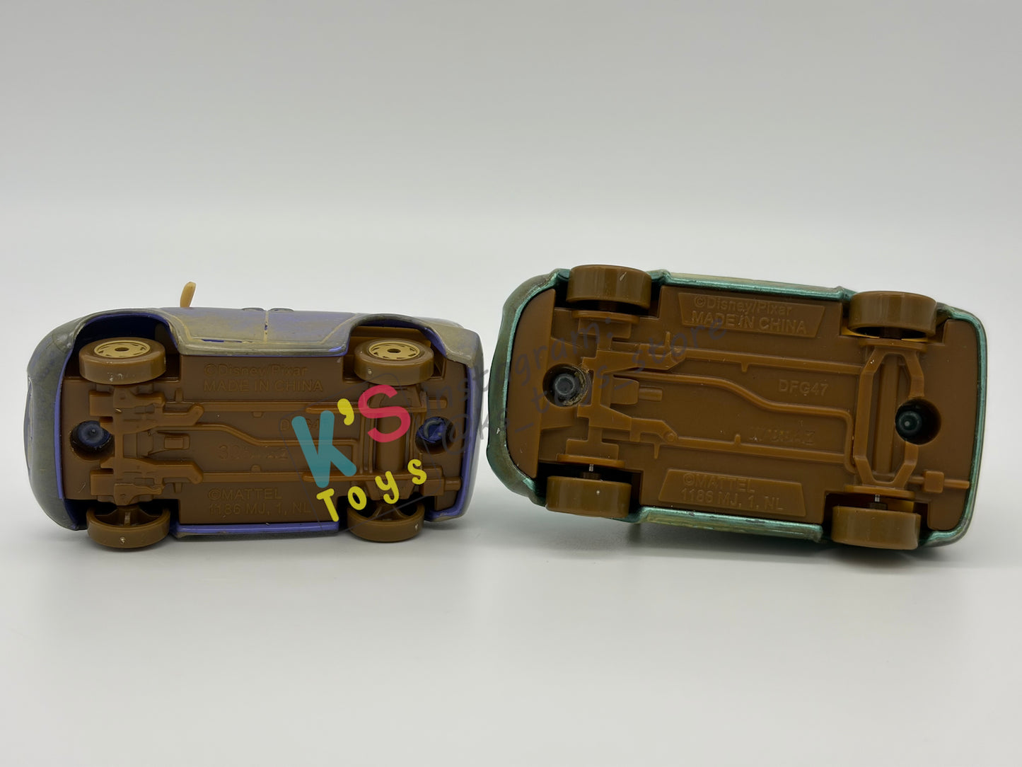 PRE-OWNED / LOOSE DISNEY PIXAR CARS BY MATTEL - "LOST IN DESERT VAN & MINI" FROM 2-PACK RADIATOR SPRINGS SERIES - MINT / NEAR MINT CONDITION - READ DESCRIPTION!!!!!!!!!!