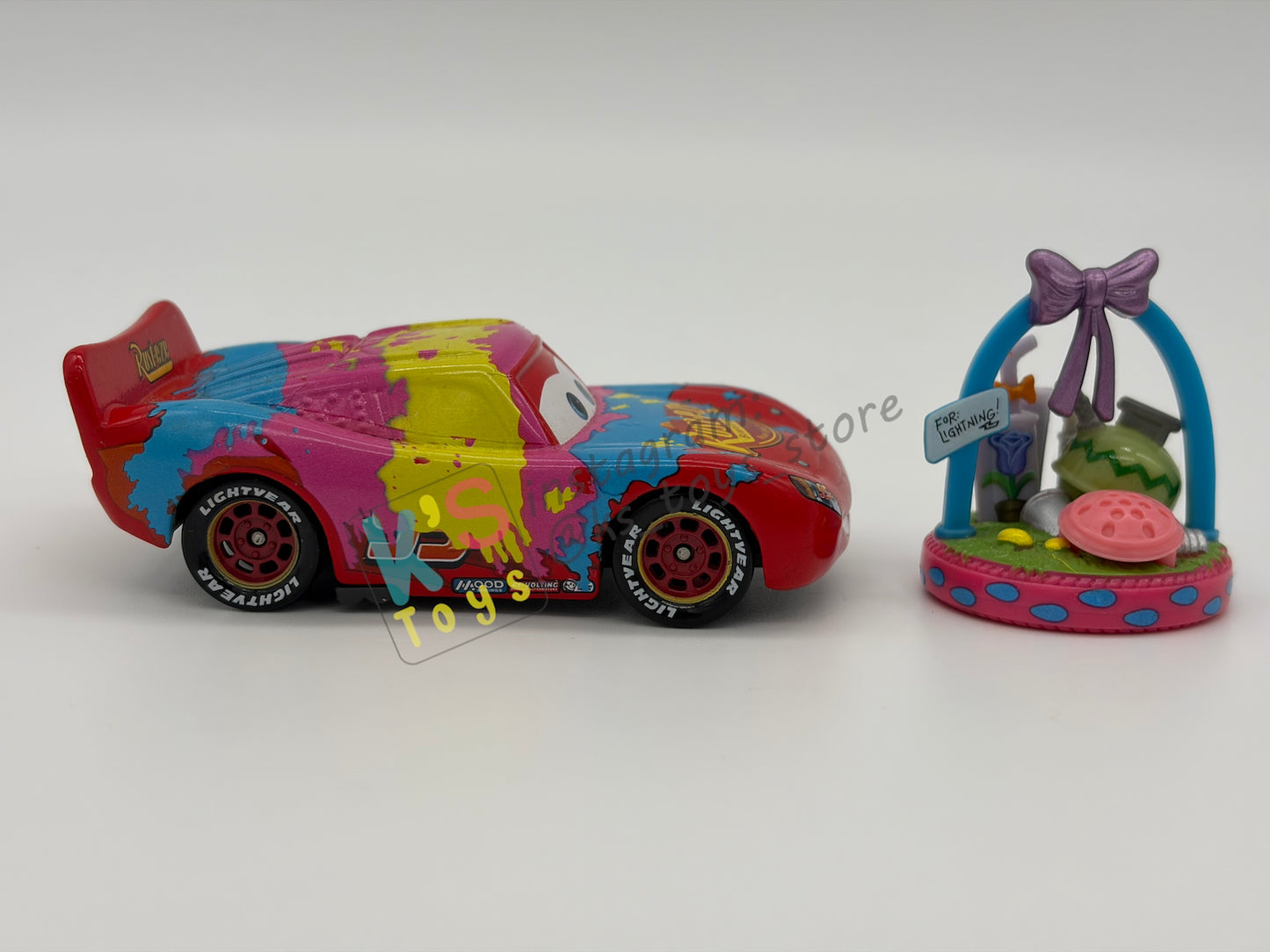 PRE-OWNED / LOOSE DISNEY PIXAR CARS - "EASTER LIGHTNING MCQUEEN WITH BASKET" MATER AND THE EASTER BUGGY SERIES - MINT / NEAR MINT CONDITION