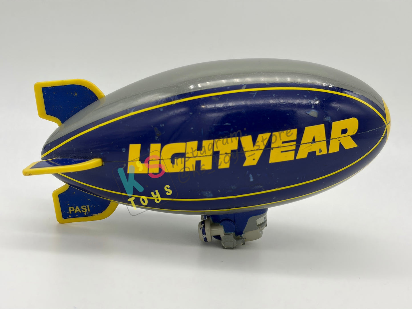 PRE-OWNED / LOOSE DISNEY PIXAR CARS 1:55 BY MATTEL - "AL OFT THE LIGHTYEAR BLIMP" CARS 1 SERIES - PLAYED CONDITION