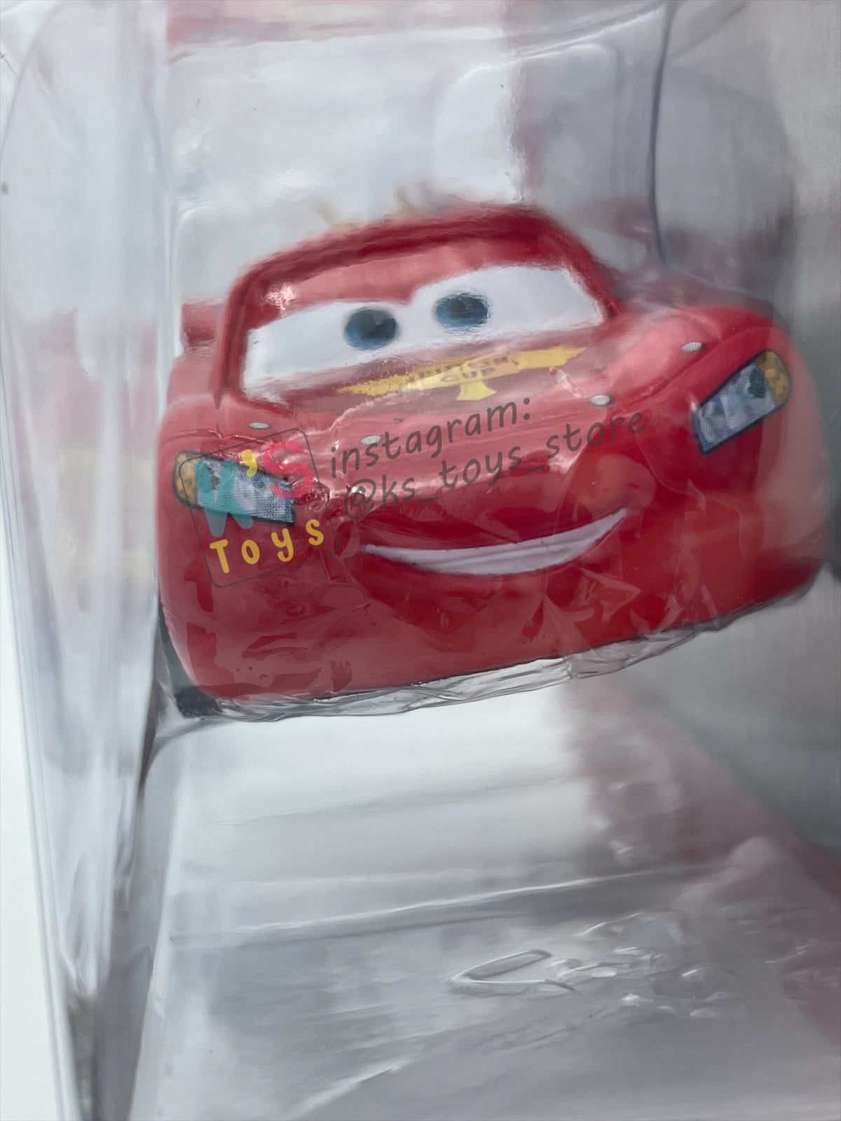 DISNEY PIXAR CARS 1:55 BY MATTEL, "LIGHTNING MCQUEEN WITH RACING WHEELS" CARS 2 - BNIP