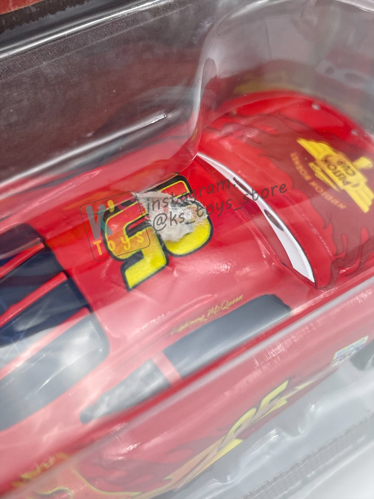 DISNEY PIXAR CARS 1:55 BY MATTEL, "LIGHTNING MCQUEEN WITH RACING WHEELS" CARS 2 - BNIP