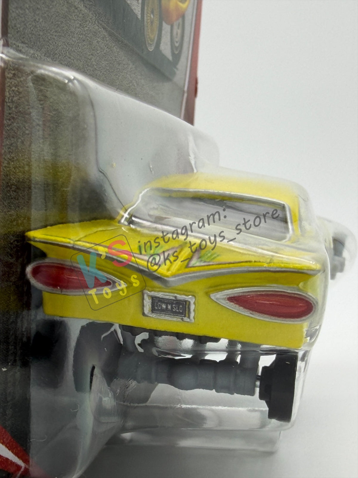 DISNEY PIXAR CARS BY MATTEL 1:55, "YELLOW HYDRAULIC RAMONE" - 2OTH CARD/PACKAGING - BNIP