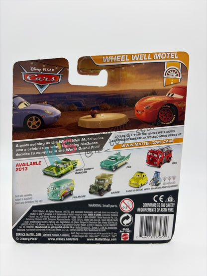 DISNEY PIXAR CARS 1:55  BY MATTEL, LUIGI & GUIDO WITH SHAKER AND GLASSES - WHEEL WELL MOTEL - BNIP