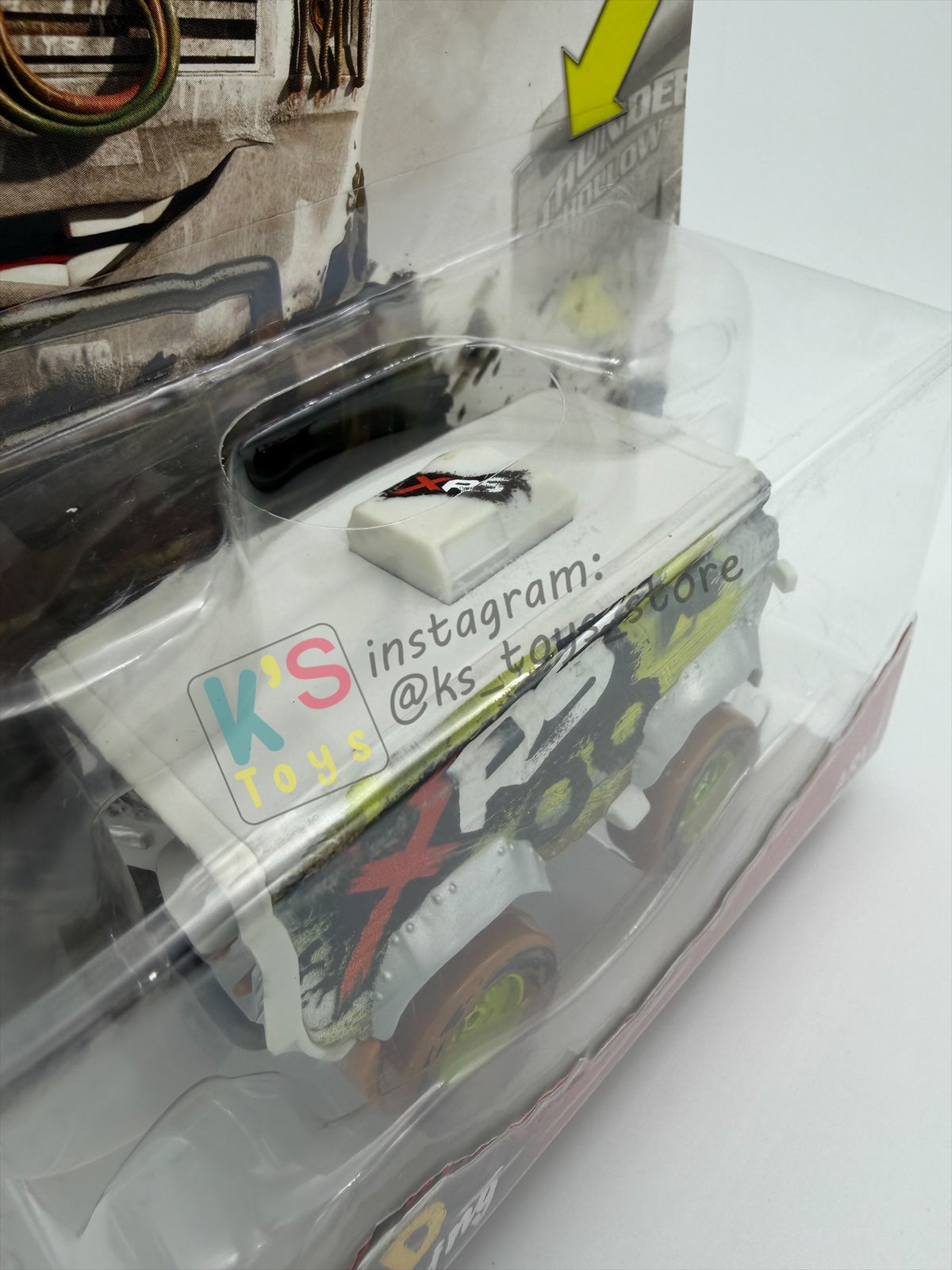 DELUXE DISNEY PIXAR CARS BY MATTEL - MUD RACING ARVY XRS - BNIP