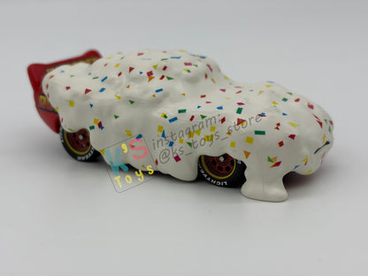 PRE-OWNED / LOOSE DISNEY PIXAR CARS 1:55 BY MATTEL - "CUPCAKE LIGHTNING MCQUEEN, METALLIC FINISH" FUNNY FLASHBACK - MINT CONDITION
