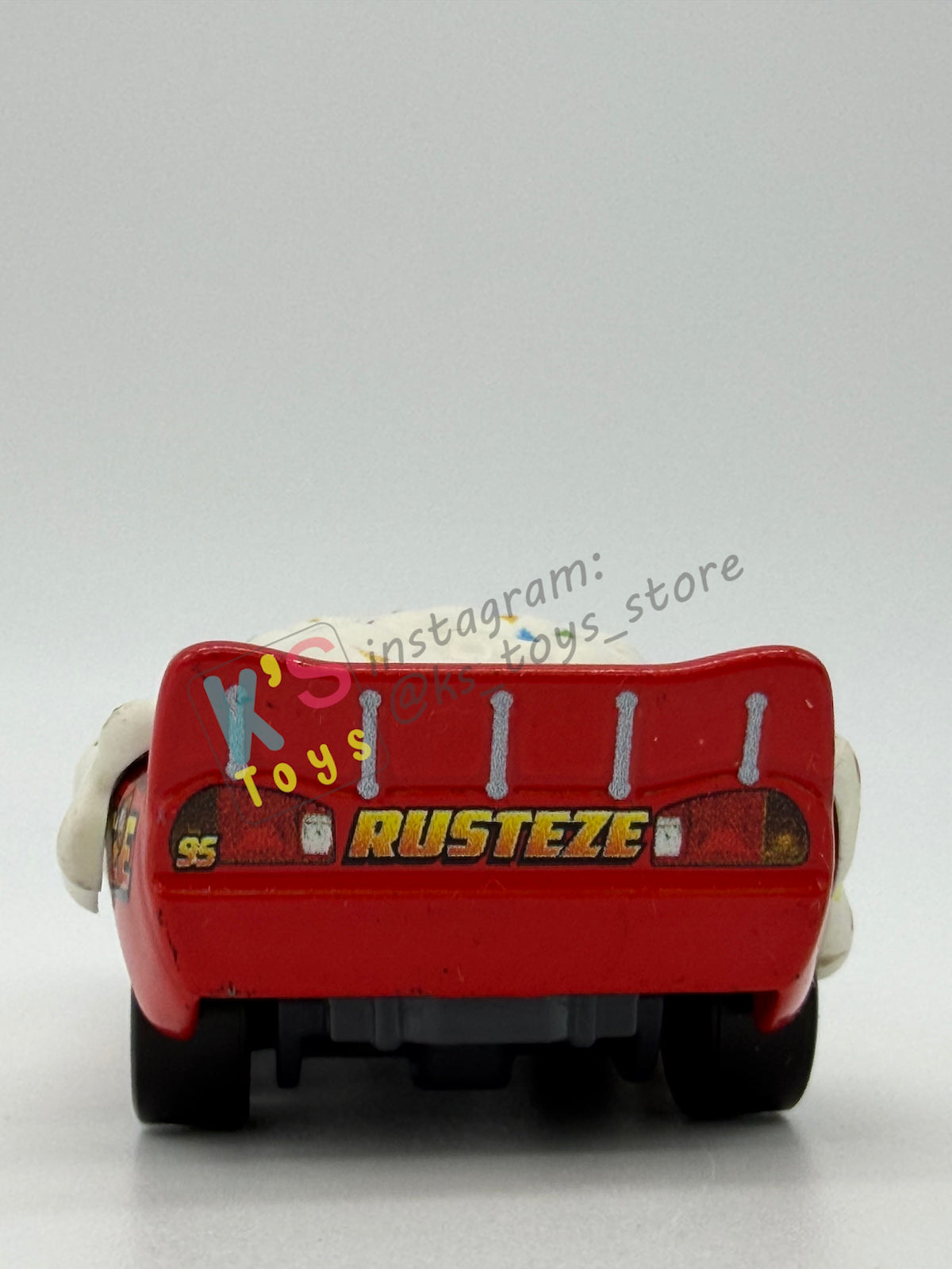 PRE-OWNED / LOOSE DISNEY PIXAR CARS 1:55 BY MATTEL - "CUPCAKE LIGHTNING MCQUEEN, METALLIC FINISH" FUNNY FLASHBACK - MINT CONDITION