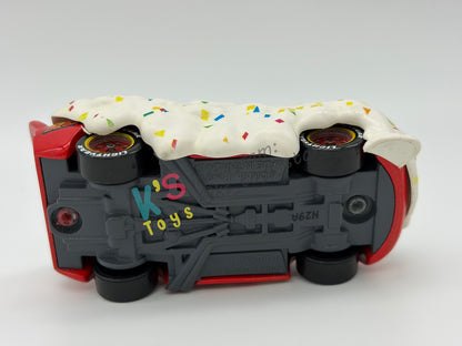 PRE-OWNED / LOOSE DISNEY PIXAR CARS 1:55 BY MATTEL - "CUPCAKE LIGHTNING MCQUEEN, METALLIC FINISH" FUNNY FLASHBACK - MINT CONDITION