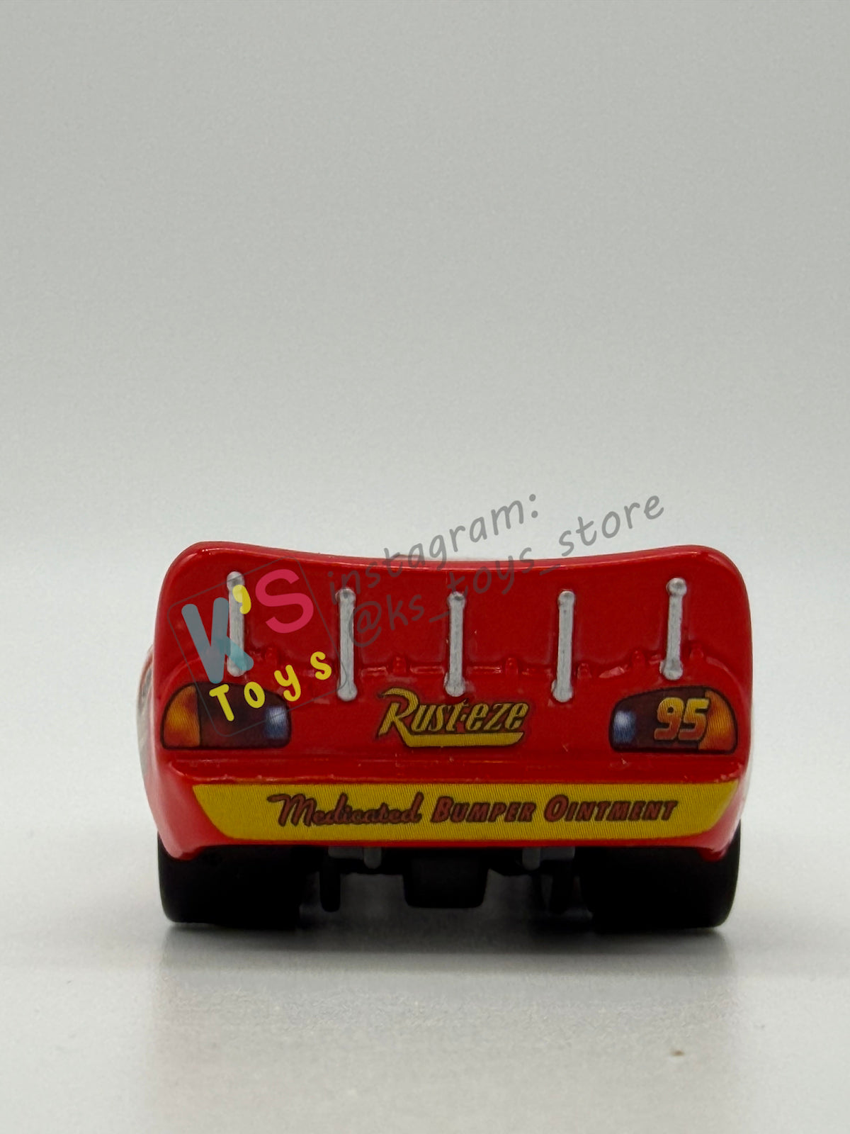 PRE-OWNED / LOOSE DISNEY PIXAR CARS - "MUDDY LIGHTNING MCQUEEN" - FINAL LAP SERIES - DISPLAYED CONDITION