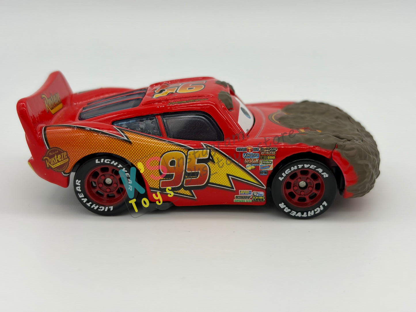 PRE-OWNED / LOOSE DISNEY PIXAR CARS - "MUDDY LIGHTNING MCQUEEN" - FINAL LAP SERIES - DISPLAYED CONDITION