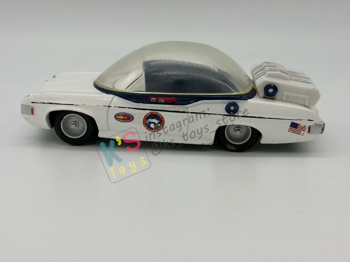 PRE-OWNED / LOOSE DISNEY STORE OF DISNEY PIXAR CARS 1:43 - IMPALA XIII, AUTONAUT LIGHTNING MCQUEEN, AND MOON MATER - MATER ON THE MOON SERIES - IN GOOD CONDITION
