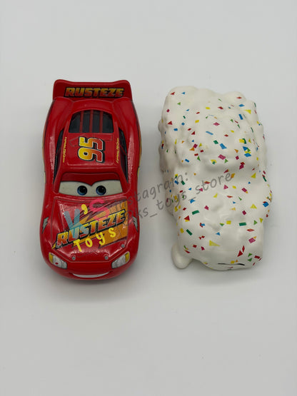 PRE-OWNED / LOOSE DISNEY PIXAR CARS 1:55 BY MATTEL - "CUPCAKE LIGHTNING MCQUEEN, METALLIC FINISH" FUNNY FLASHBACK - MINT CONDITION