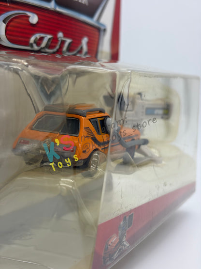 RARE DELUXE DISNEY PIXAR CARS "GREM WITH CAMERA" - LEMONS - BNIP