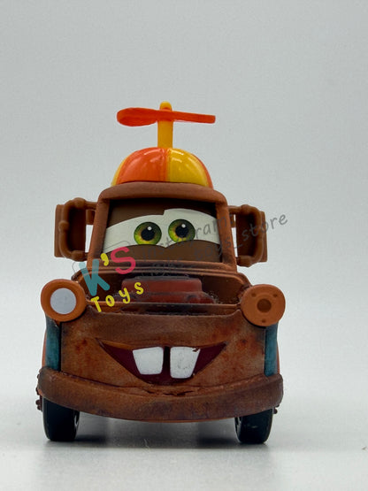 PRE-OWNED / LOOSE DISNEY PIXAR CARS - "BEANIE HAT MATER" MONSTER TRUCK MATER SERIES - DISPLAYED CONDITION