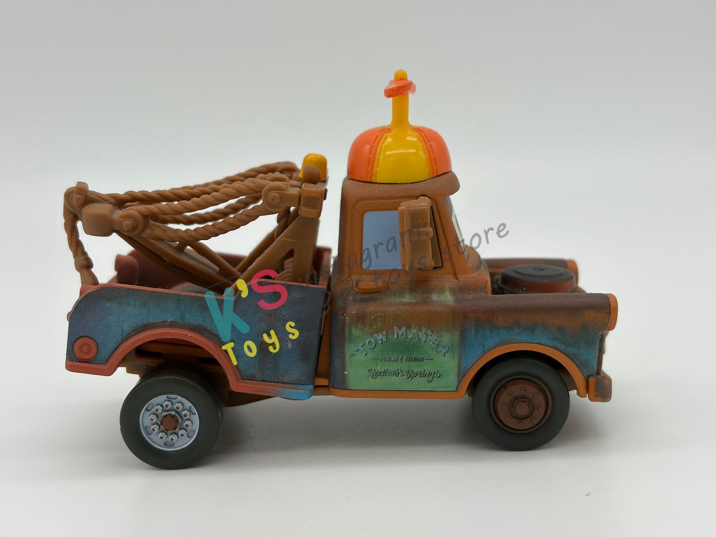 PRE-OWNED / LOOSE DISNEY PIXAR CARS - "BEANIE HAT MATER" MONSTER TRUCK MATER SERIES - DISPLAYED CONDITION