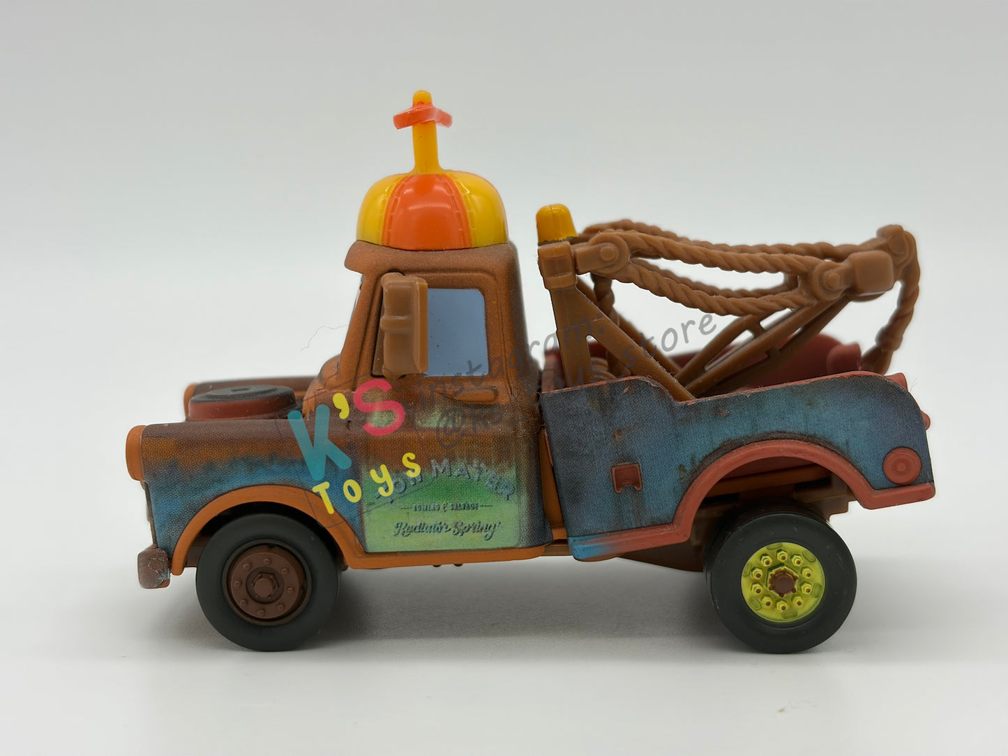PRE-OWNED / LOOSE DISNEY PIXAR CARS - "BEANIE HAT MATER" MONSTER TRUCK MATER SERIES - DISPLAYED CONDITION