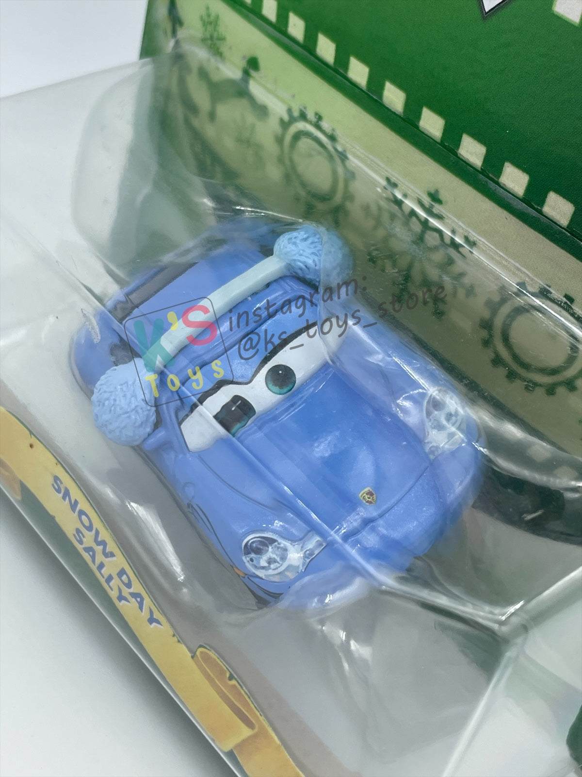 DISNEY PIXAR CARS 1:55 BY MATTEL - "SNOW DAY SALLY" - CHRISTMAS BALL SERIES - BNIP