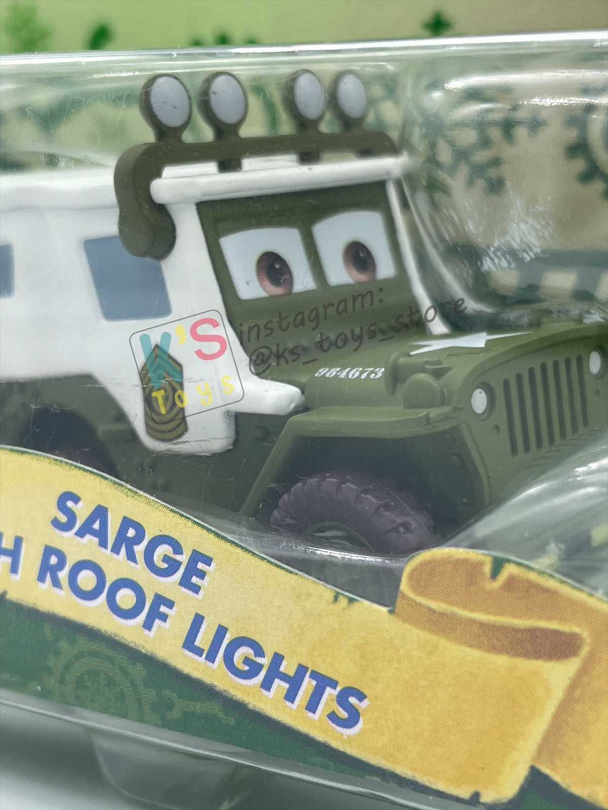 DISNEY PIXAR CARS 1:55 BY MATTEL - "SARGE WITH ROOF LIGHTS" - CHRISTMAS BALL SERIES - BNIP