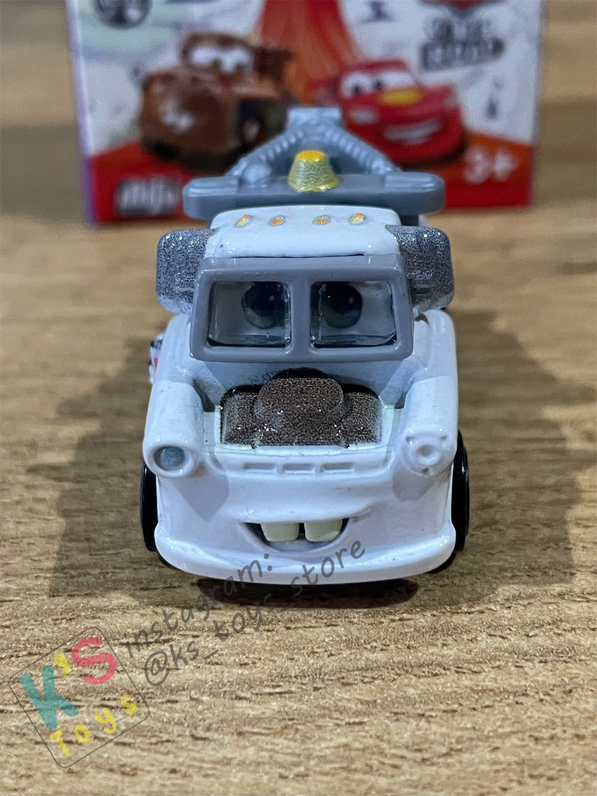 Mini Racers Pixar Disney Cars, 2023 Series 3 #25 MAD SCIENTIST MATER - BNIB