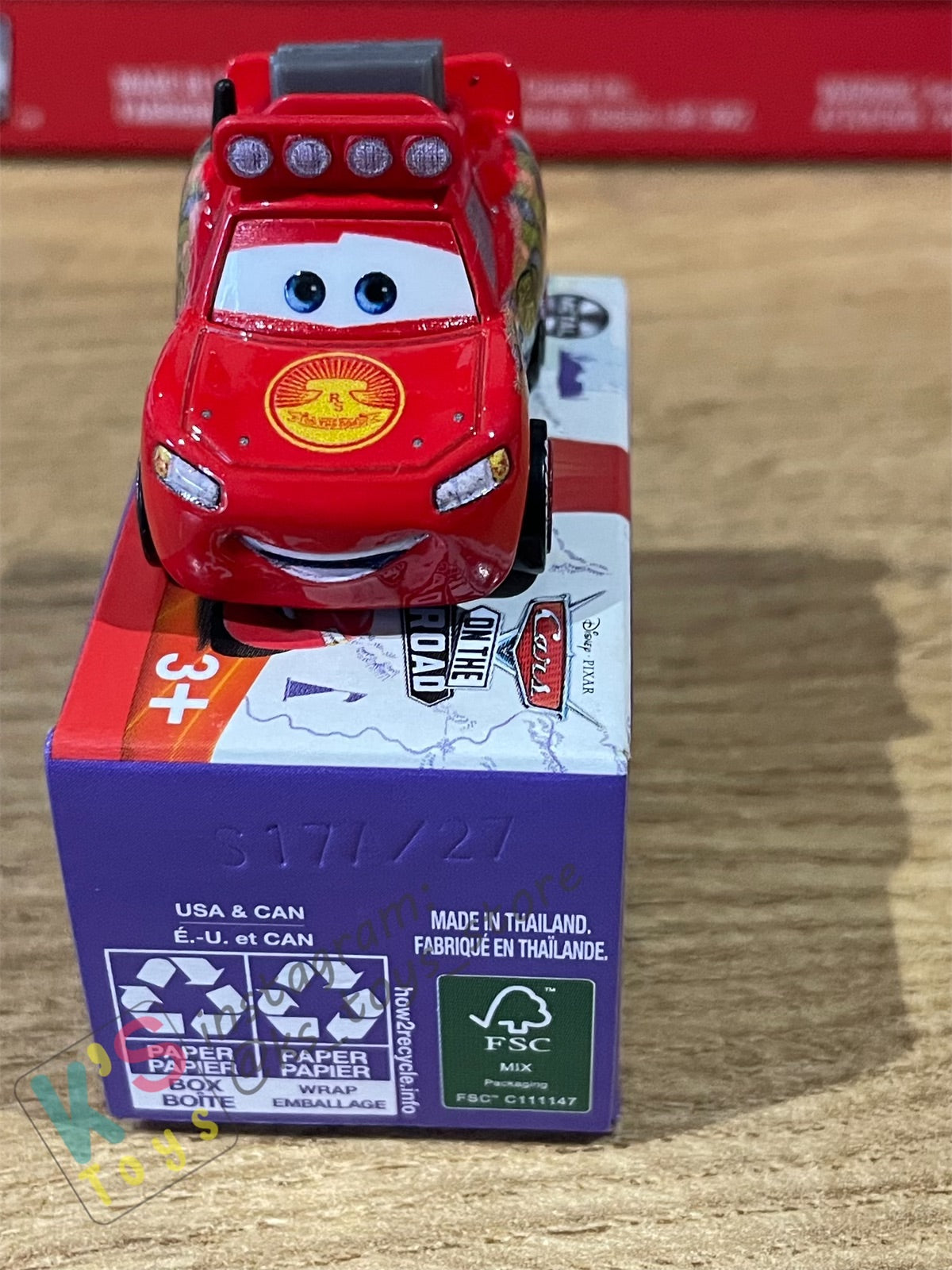 Mini Racers Pixar Disney Cars, 2023 Series 3 #27 CRYPTID BUSTER LIGHTNING MCQUEEN - BNIB