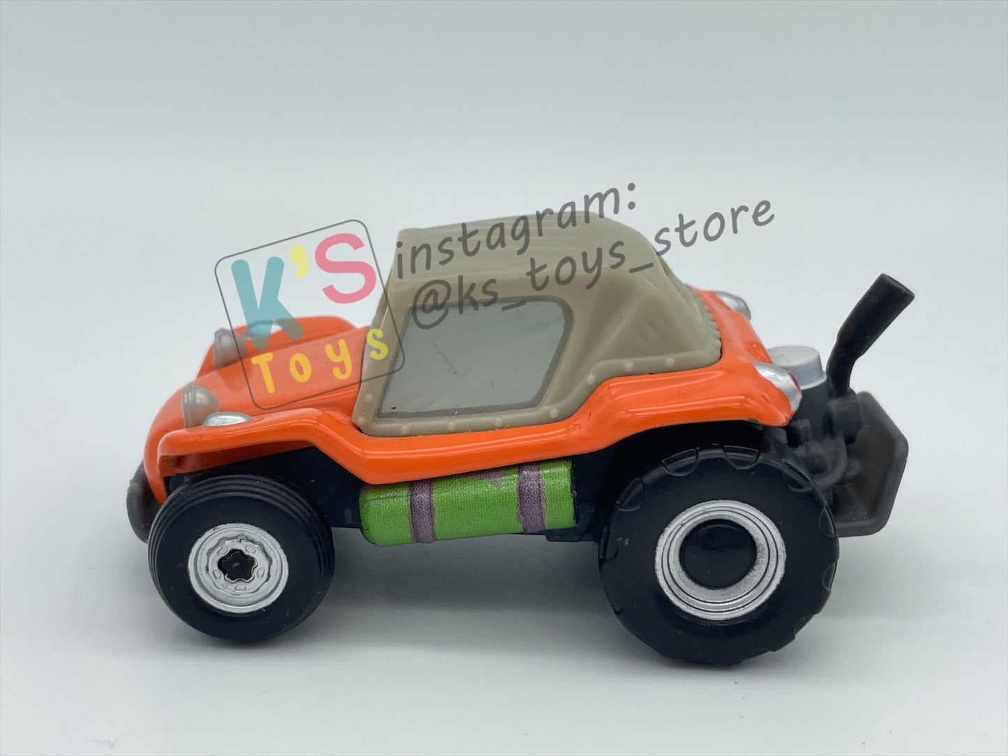 PRE-OWNED / LOOSE DISNEY PIXAR CARS BY MATTEL - "SANDY DUNES" RADIATOR SPRINGS 500 1/2 SERIES - NEAR MINT CONDITION - READ DESCRIPTION!!!!!!!!!!