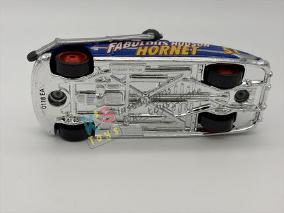 PRE-OWNED / LOOSE DISNEY PIXAR CARS 1:55 BY MATTEL - "PIT CREW MEMBER FABULOUS HUDSON HORNET" CARS SERIES - NEAR MINT CONDITION