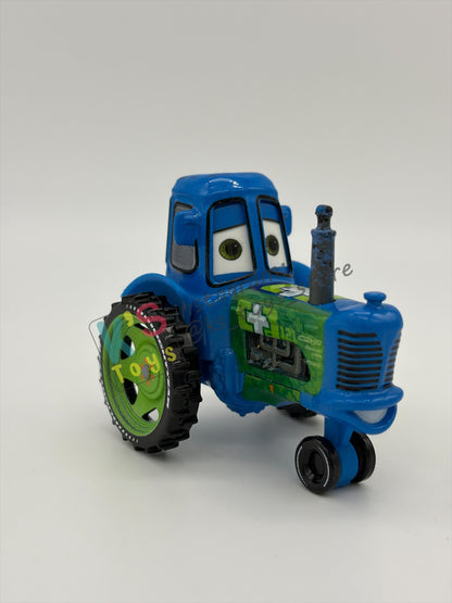 PRE-OWNED / LOOSE DISNEY PIXAR CARS - "CLUTCH AID TRACTOR" CARS 3 SERIES - NEAR MINT CONDITION - READ DESCRIPTION!!!!!!!!!!