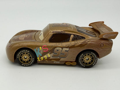 PRE-OWNED / LOOSE DISNEY PIXAR CARS 1:55 BY MATTEL - "TIME TRAVEL LIGHTNING MCQUEEN" RADIATOR SPRINGS BEGINNING GIFT PACK SERIES - IN MINT CONDITION