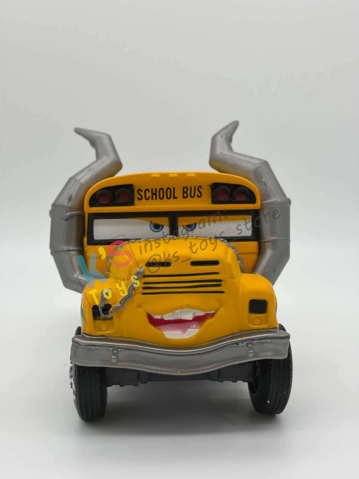 DISNEY STORE EXCLUSIVE DISNEY PIXAR CARS 1:43 - MISS FRITTER - CARS 3 SERIES - PRE-OWNED IN GOOD CONDITION