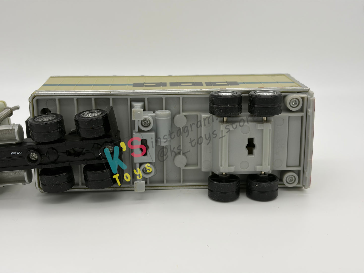 PRE-OWNED / LOOSE HAULER DISNEY PIXAR CARS BY MATTERL, "BEN CRANKLESHAFT HAULER" CARS SERIES - IN GOOD CONDITION - READ DESCRIPTION!!!
