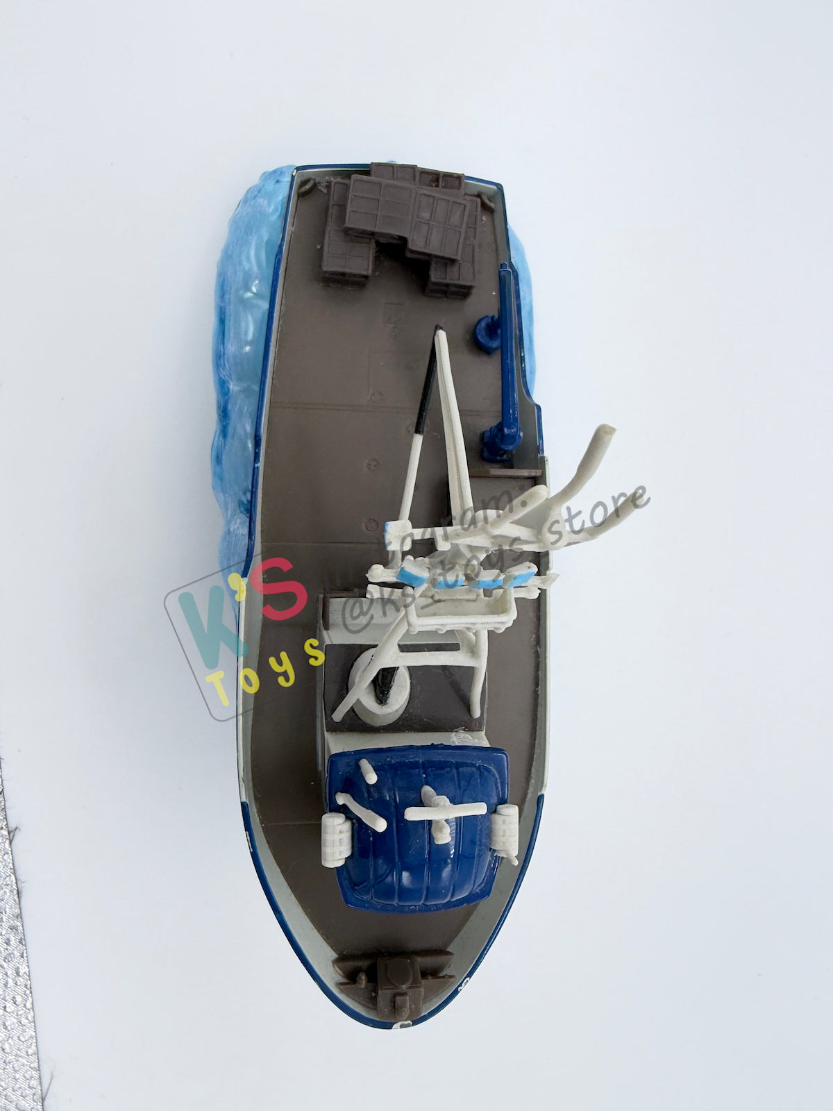 DISNEY STORE EXCLUSIVE DISNEY PIXAR CARS 1:43 - CRABBY BOAT - CARS 3 SERIES - PRE-OWNED IN GOOD CONDITION