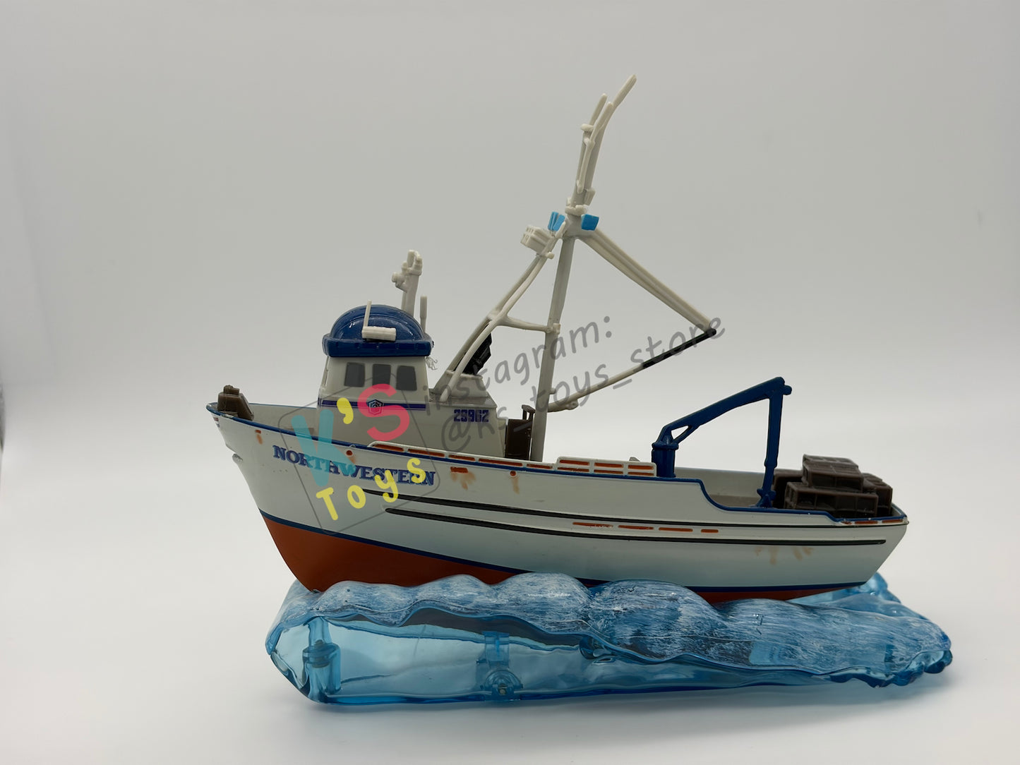 DISNEY STORE EXCLUSIVE DISNEY PIXAR CARS 1:43 - CRABBY BOAT - CARS 3 SERIES - PRE-OWNED IN GOOD CONDITION